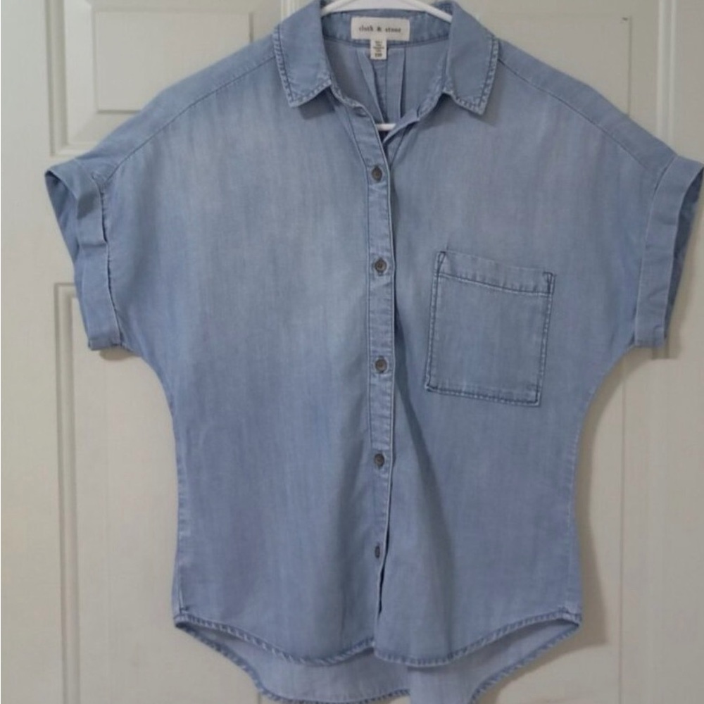 cloth & stone Light Chambray Short-Sleeve Button-Up Shirt - Light Blue